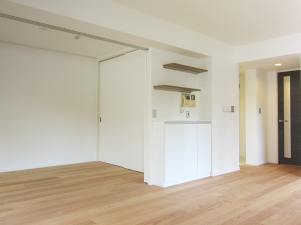 リビングを可動式の間仕切りで明るく広い空間に リビングを可動式の間仕切りで明るく広い空間に